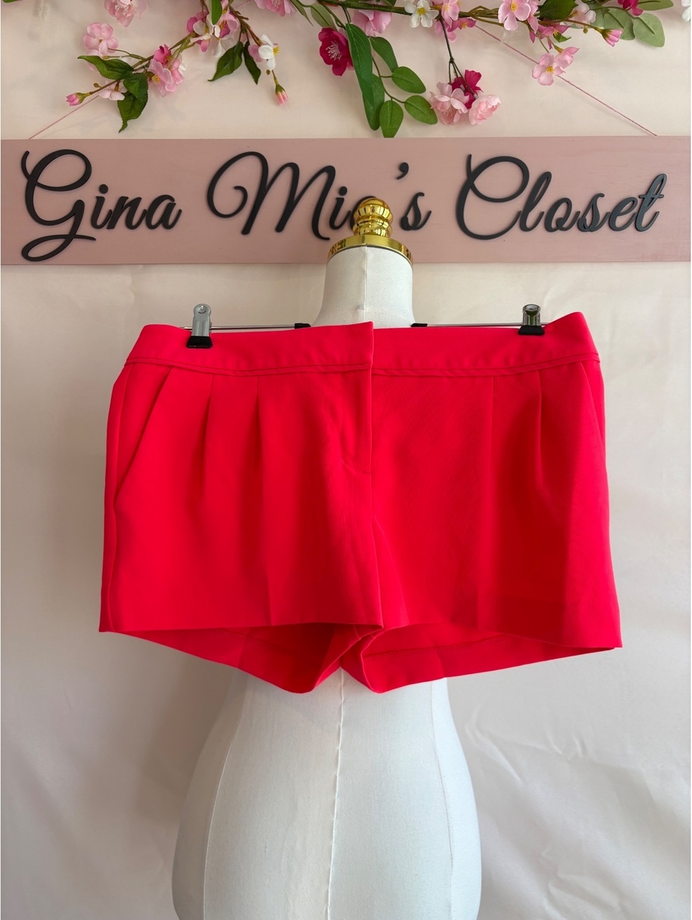 Express Women's Size 8 Red Dress Shorts